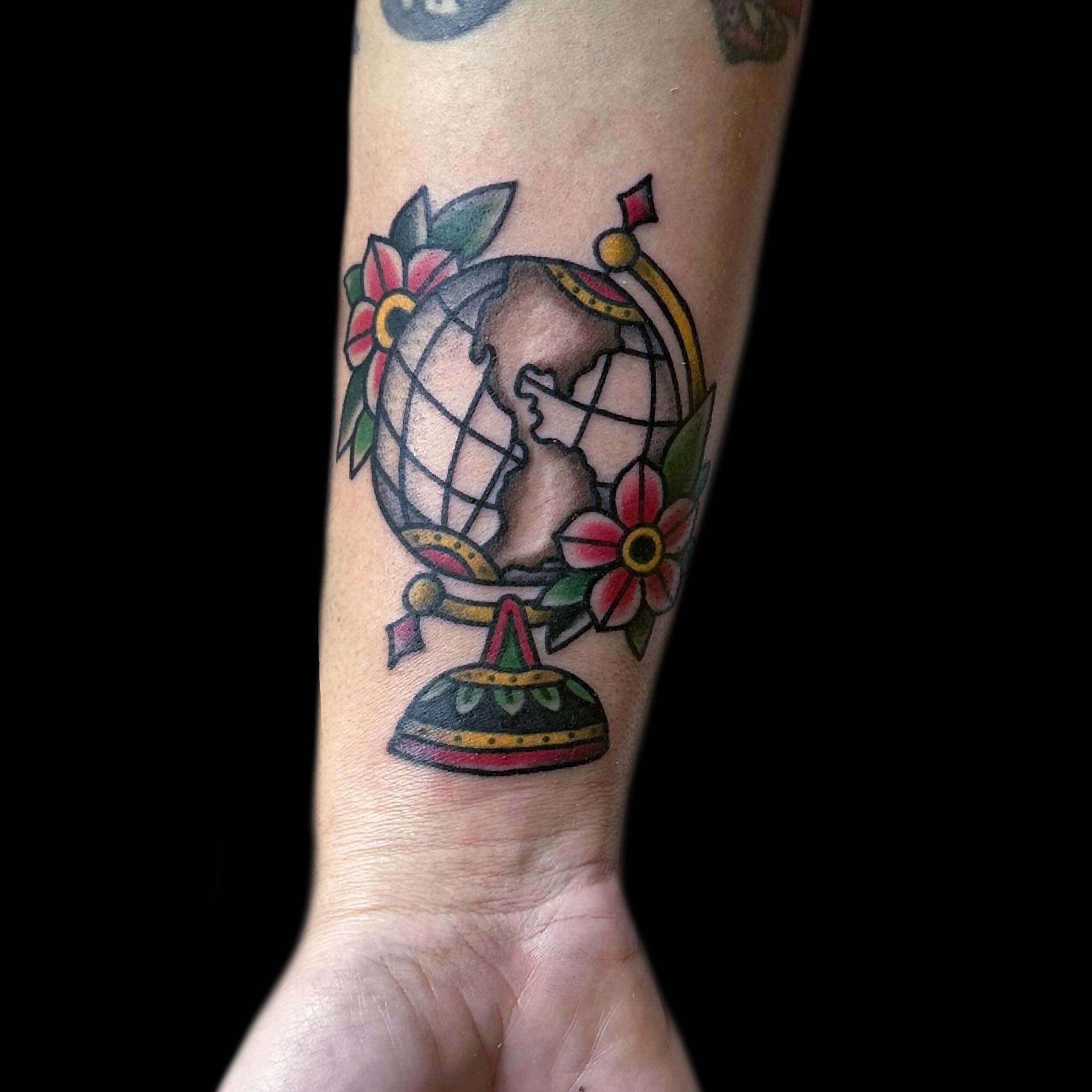 https://luckyrosetattoo.gr/wp-content/uploads/2026/03/gallery_Siouxi_9.jpg